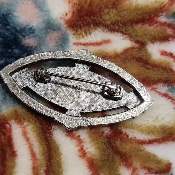 Vintage Mother Of Pearl Brooch Pin - Picture 6 of 10